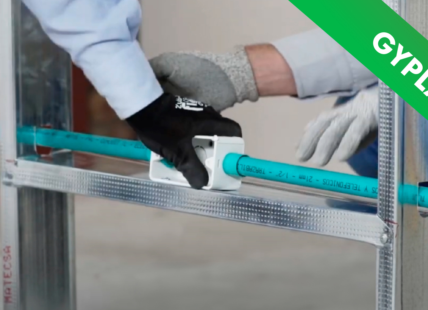 Cómo instalar una caja eléctrica sobre una pared de Drywall